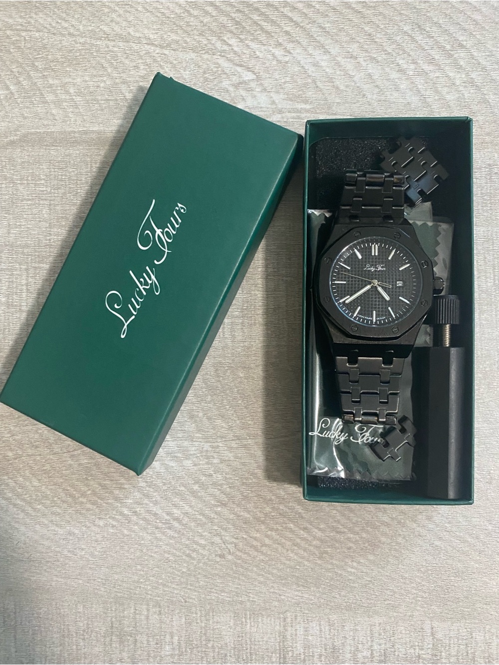 Men’s Black Bracelet Watch